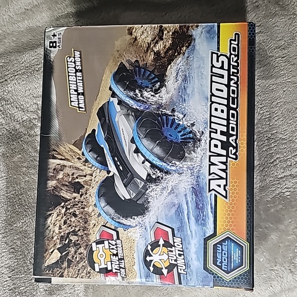 AMPHIBIOUS RADIO CONTROL 4WD 8+ - Picture 8 of 10